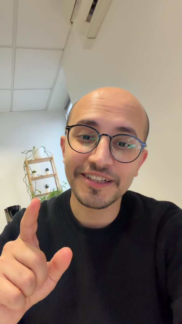 ya aslında basit bir cümle ama tabii ki de biraz dil bilgisi gerektiriyor ama bence herkesin böyle cümleleri bilmesi lazım 😂#doktorlar #almanca #suat #tıp #hastane by @tipfakcom