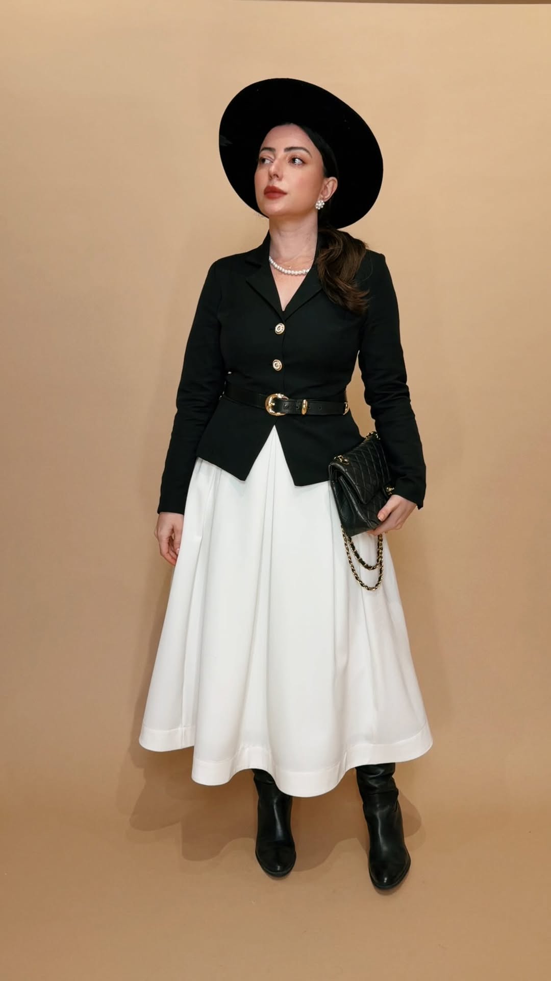 Comente 𝐄𝐔 𝐐𝐔𝐄𝐑𝐎 e receba o link para conquistar o seu New Look Lady ✨

Um New Look para várias ocasiões. De passeios a casamentos, sinta-se maravilhosa enquanto se veste para ser inesquecível. 

Inspirado no icônico Bar Suit de Dior, nosso New Look  revela uma composição clássica que celebra a feminilidade através de uma silhueta marcada, equilibrada e cheia de presença. 

Agora conta pra gente: 
qual destes looks foi seu favorito? ♥️

O lançamento já está disponível em nosso e-shop: 𝐜𝐮𝐩𝐥𝐨𝐯𝐞𝐫𝐬𝐡𝐨𝐩.𝐜𝐨𝐦.𝐛𝐫

Link aqui ↓